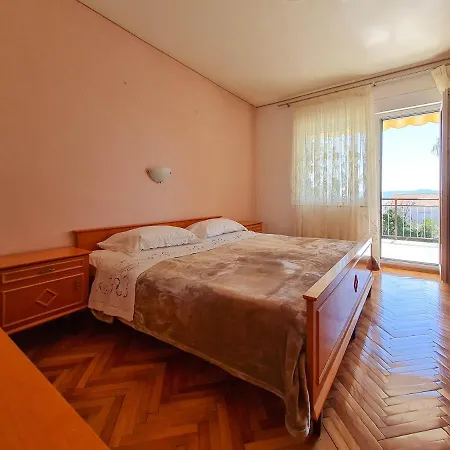Antony Apartment *